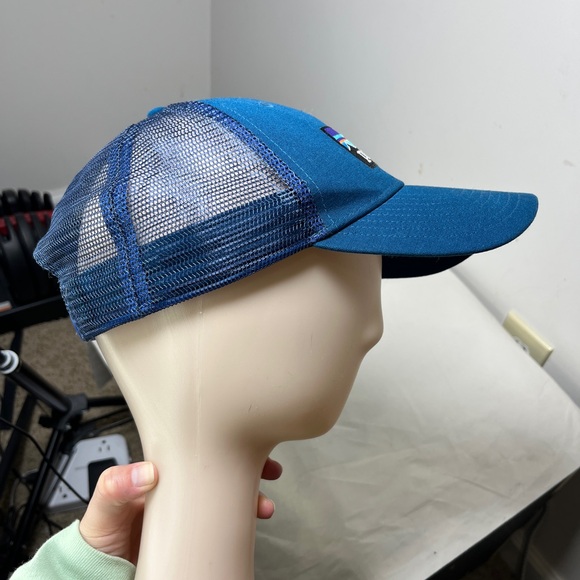Patagonia P-6 Logo LoPro Trucker Hat Bright Blue - Picture 5 of 9